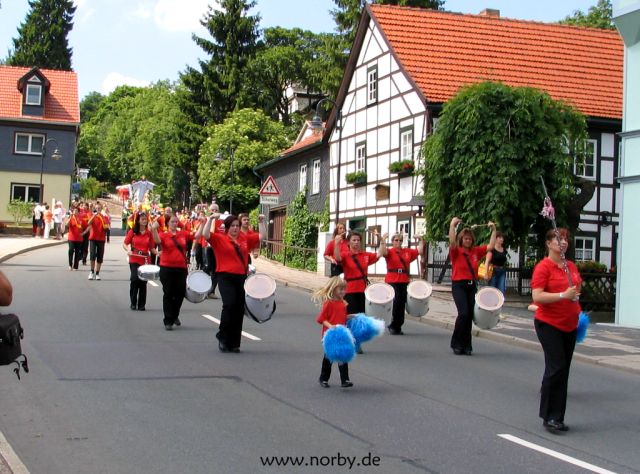 Umzug der geschm�ckten Betten