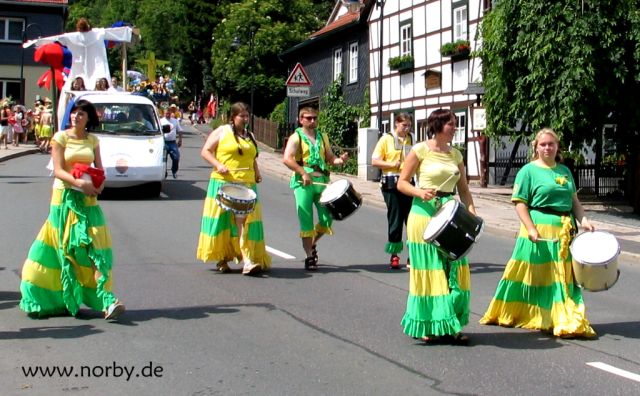 Umzug der geschm�ckten Betten