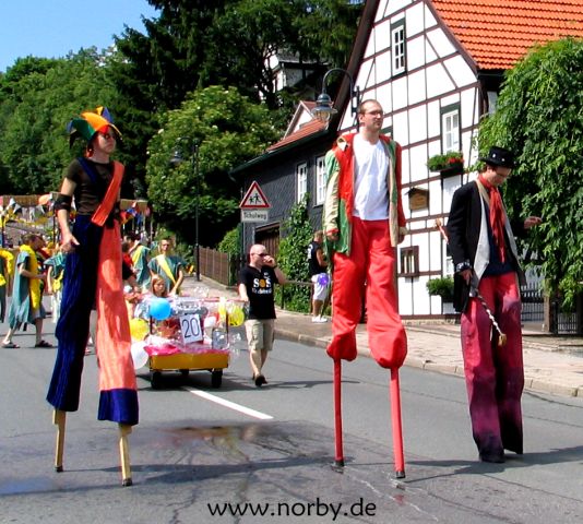 Umzug der geschm�ckten Betten