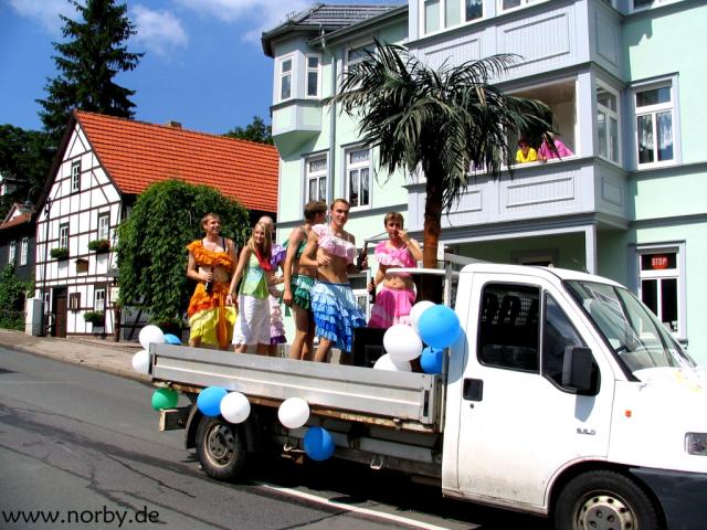 Umzug der geschm�ckten Betten