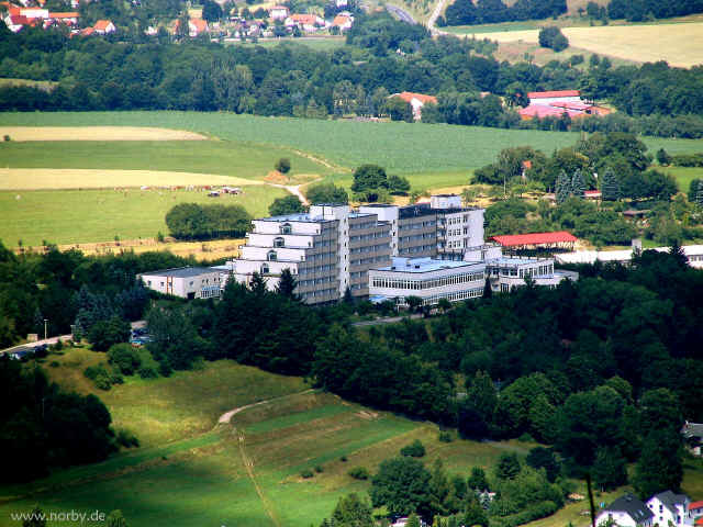 Tabarz aufgenommen vom Wachkopf aus.  (767559 Byte)